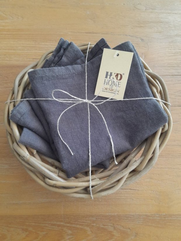 Dárkový balíček - ratanový košík a dva lněné ubrousky