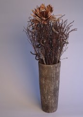 Aranžmá - umělý květ, přírodní materiál, váza