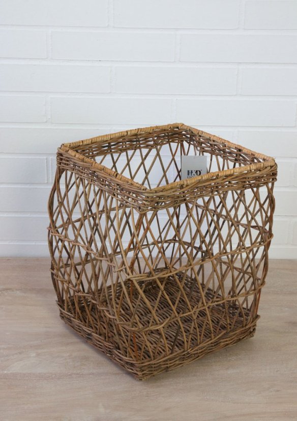Angular basket - rattan
