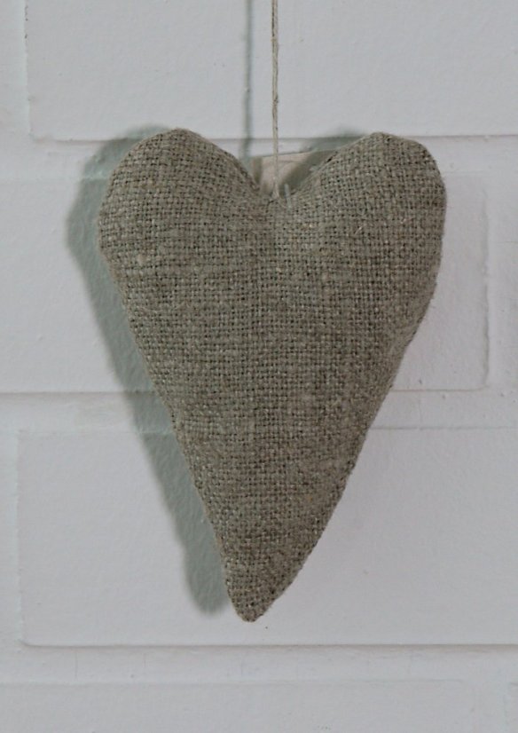 Dekorace závěsná - srdíčko - 100% len