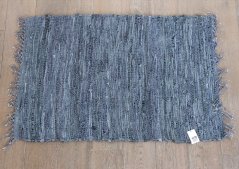 Rug with fringes - leather