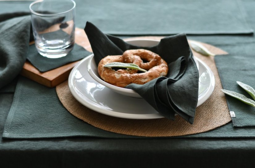 Ubrousek 40 x 40 cm - 100% len - tmavě zelený