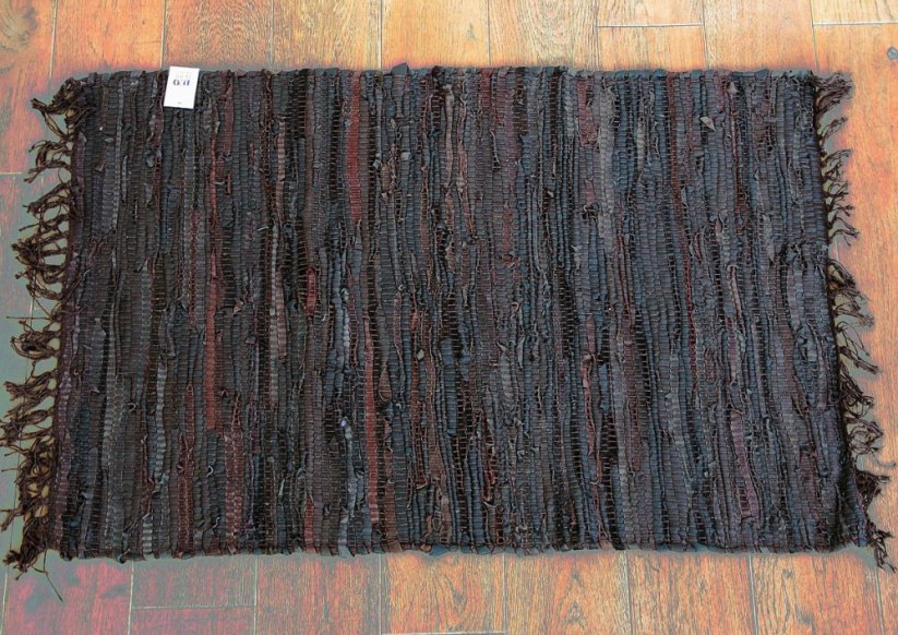 Rug with fringes - leather