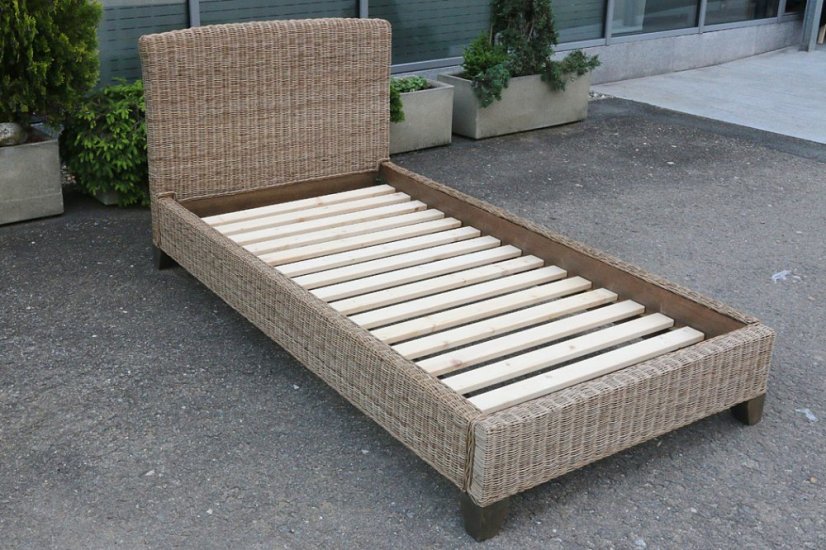 Bed s roštem - rattan - slimit