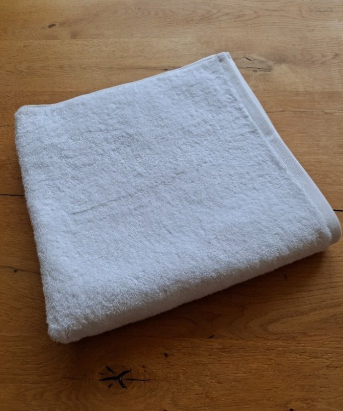 Hotel bathtowel 70 x 140 cm, 550 gsm