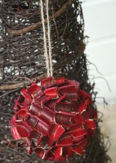 Vánoční ozdoby - koule - skořápky plodů