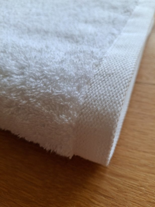 Hotel handtowel 50 x 100 cm, 550 gsm