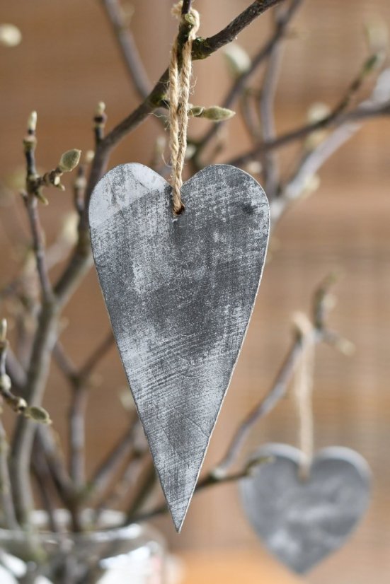 Závěsná dekorace - dřevěné srdíčko střední