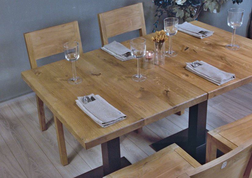 Flexi table, oak rustic, central metal leg