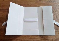 Foldable gift envelope