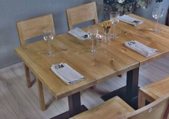 Flexi table, oak rustic, central metal leg