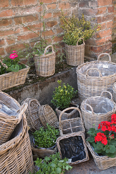 Baskets and baskets - In stock